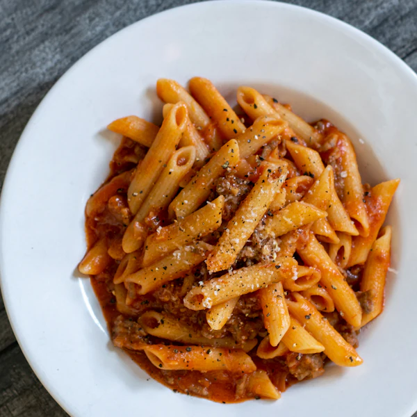 Penne ao Pesto com Burrata